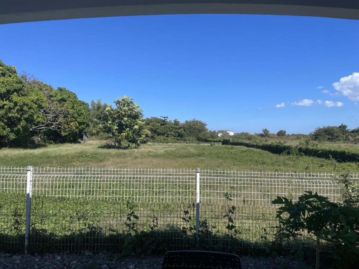 Bungalow De Rose Petit-Canal 外观 照片